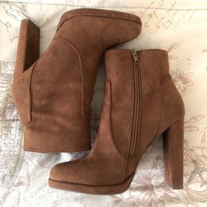 Heeled boots